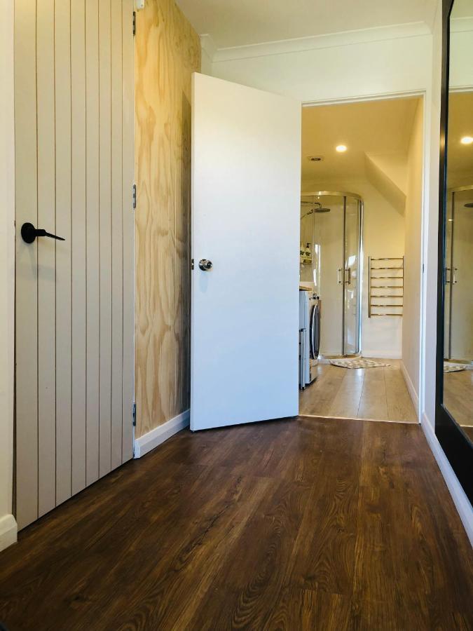 Lux Studio In Dunedin Central Экстерьер фото